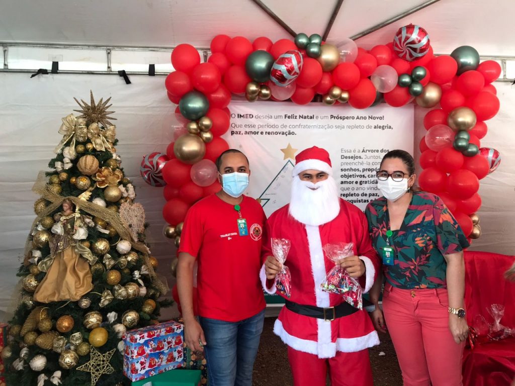 Profissionais e pacientes de hospitais do Interior de Goiás são homenageados em ação de Natal