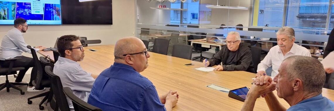 O Conselho do Instituto de Medicina, Estudos e Desenvolvimento - IMED se reúne para avaliar o plano de expansão dos Hospitais Estaduais de Formosa e Trindade, em Goiás, mantendo o foco na humanização e excelência no atendimento aos pacientes do SUS.