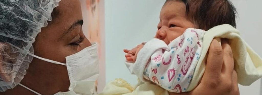 HEF fortalece orientação à rede de apoio e amplia segurança no pós-parto 